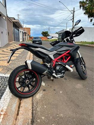 DUCATI HYPERMOTARD 821 DUCATI HYPERMOTARD 821
